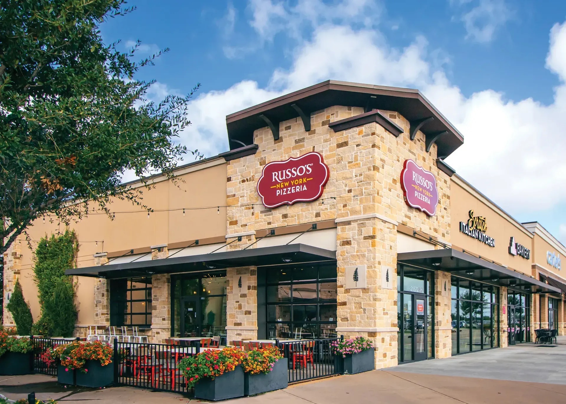 Russo's restaurant exterior for pizza franchise cost article